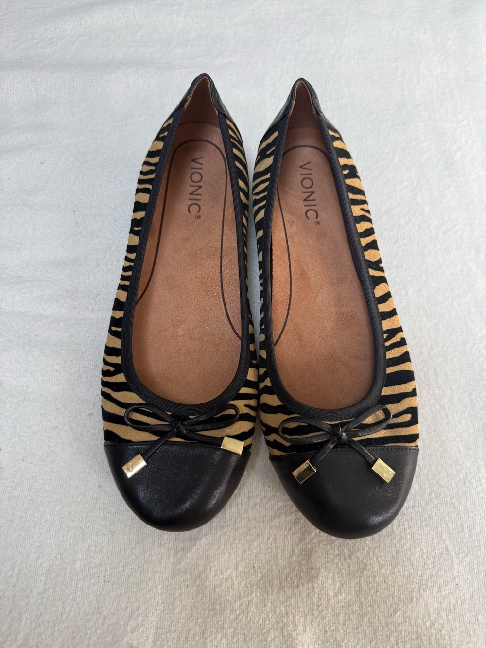 EUC Vionic Black & Tan Zebra-Print Ballet Flats with Bow